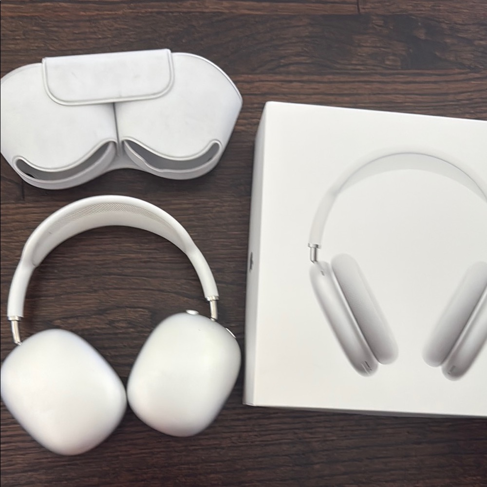 AirPods Max silver Headphones
